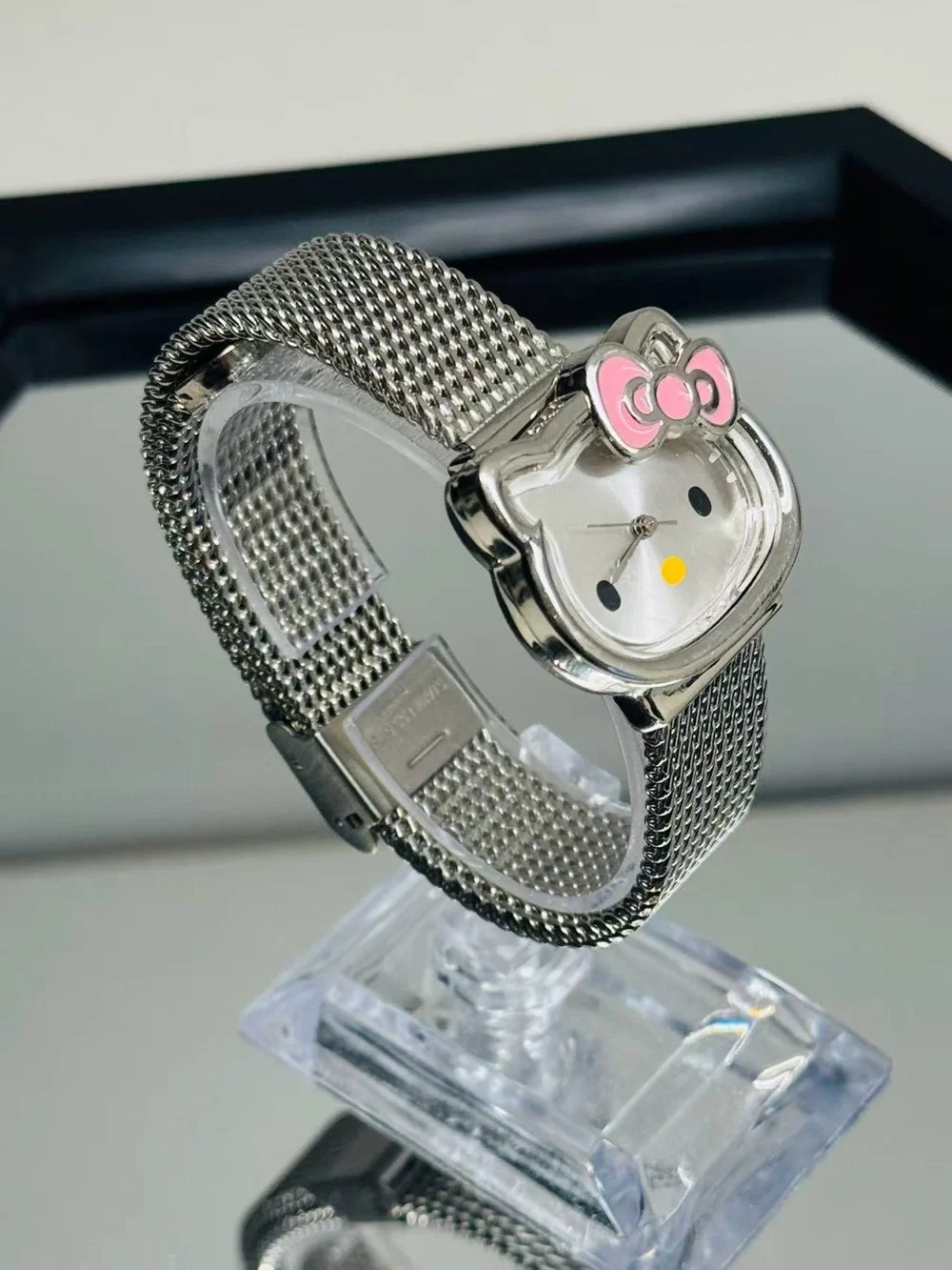 Hello Kitty Sanrio Quartz Silver Mesh Bracelet Watch Cute Face Runs New Battery